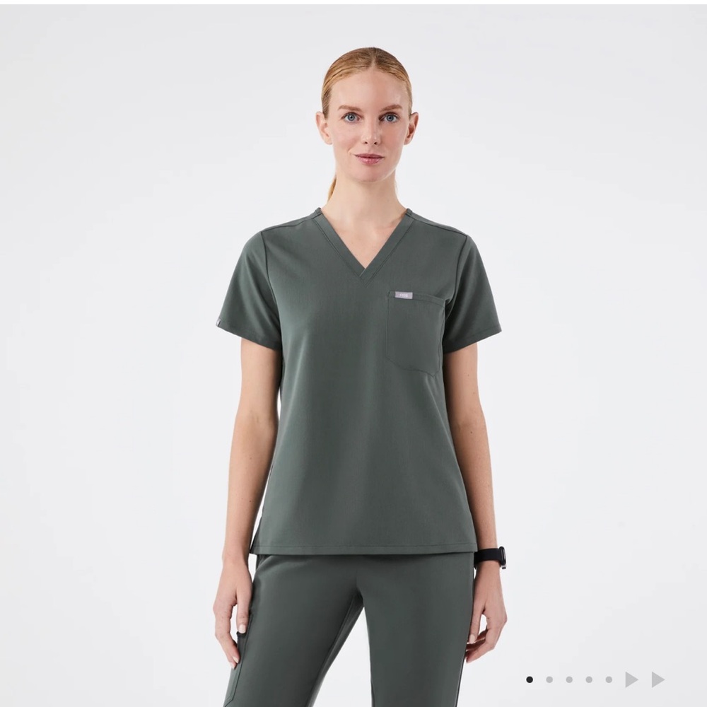FIGS LIMITED EDITION Bonsai Catarina One-Pocket Scrub Top